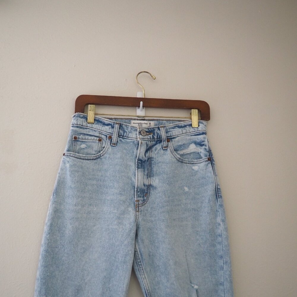 ! Abercrombie & Fitch The Mom High Rise Jeans sz 26 2 xs - Picture 2 of 7